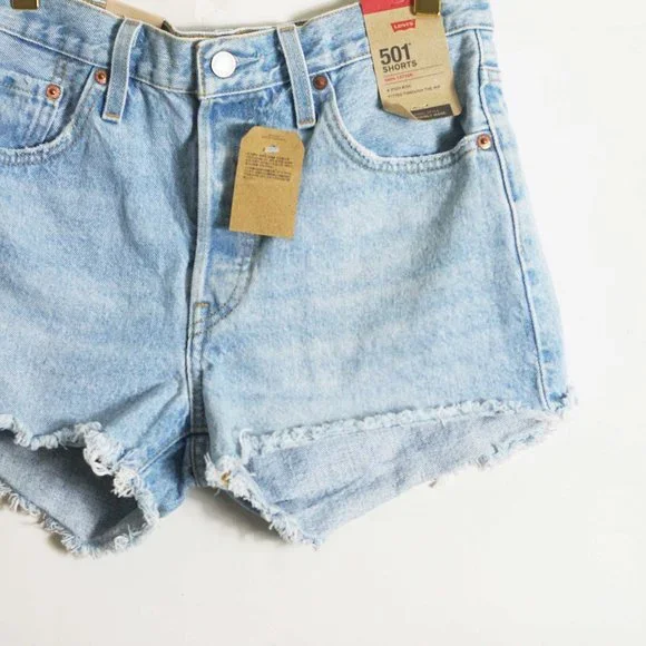 Levi's High Rise Cutoff Denim Shorts in Light Blue Wash 28 - Picture 2 of 4